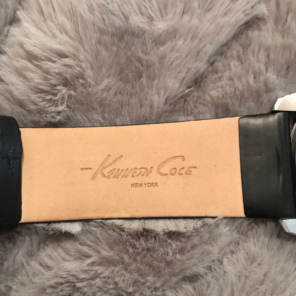 Kenneth Cole Mans Watch. - Picture 4 of 6